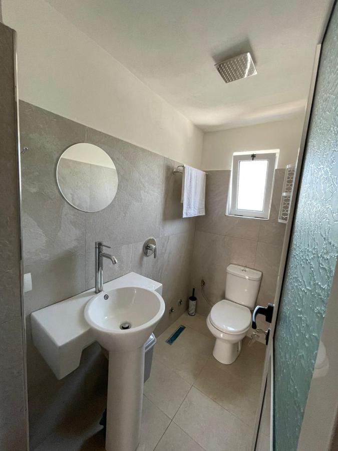 Guest Rooms Arbri Вльора Екстер'єр фото