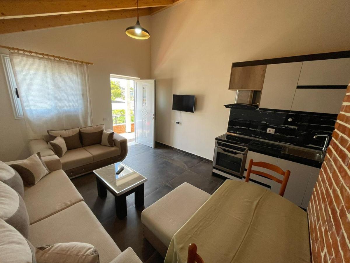Guest Rooms Arbri Вльора Екстер'єр фото