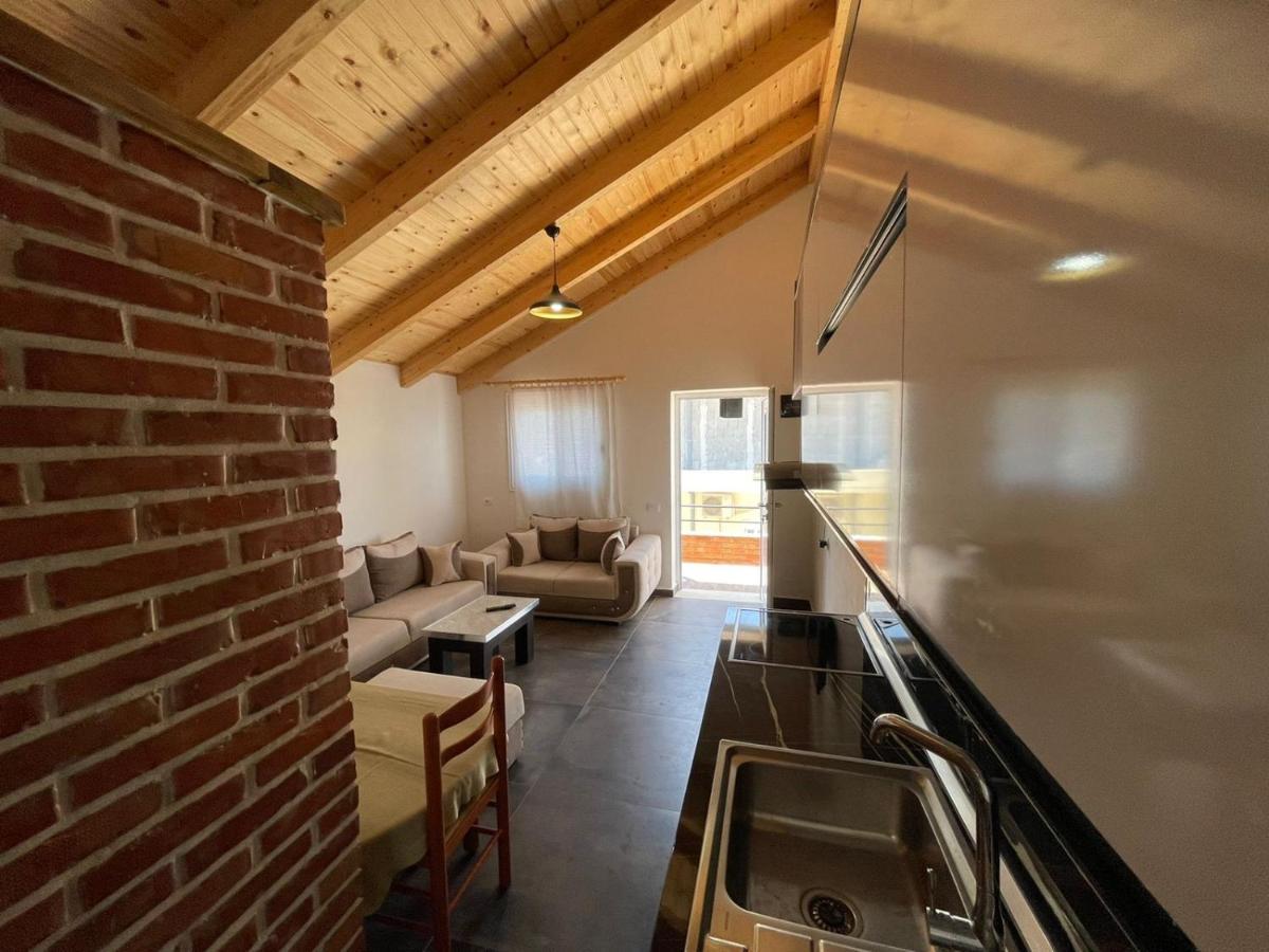 Guest Rooms Arbri Вльора Екстер'єр фото