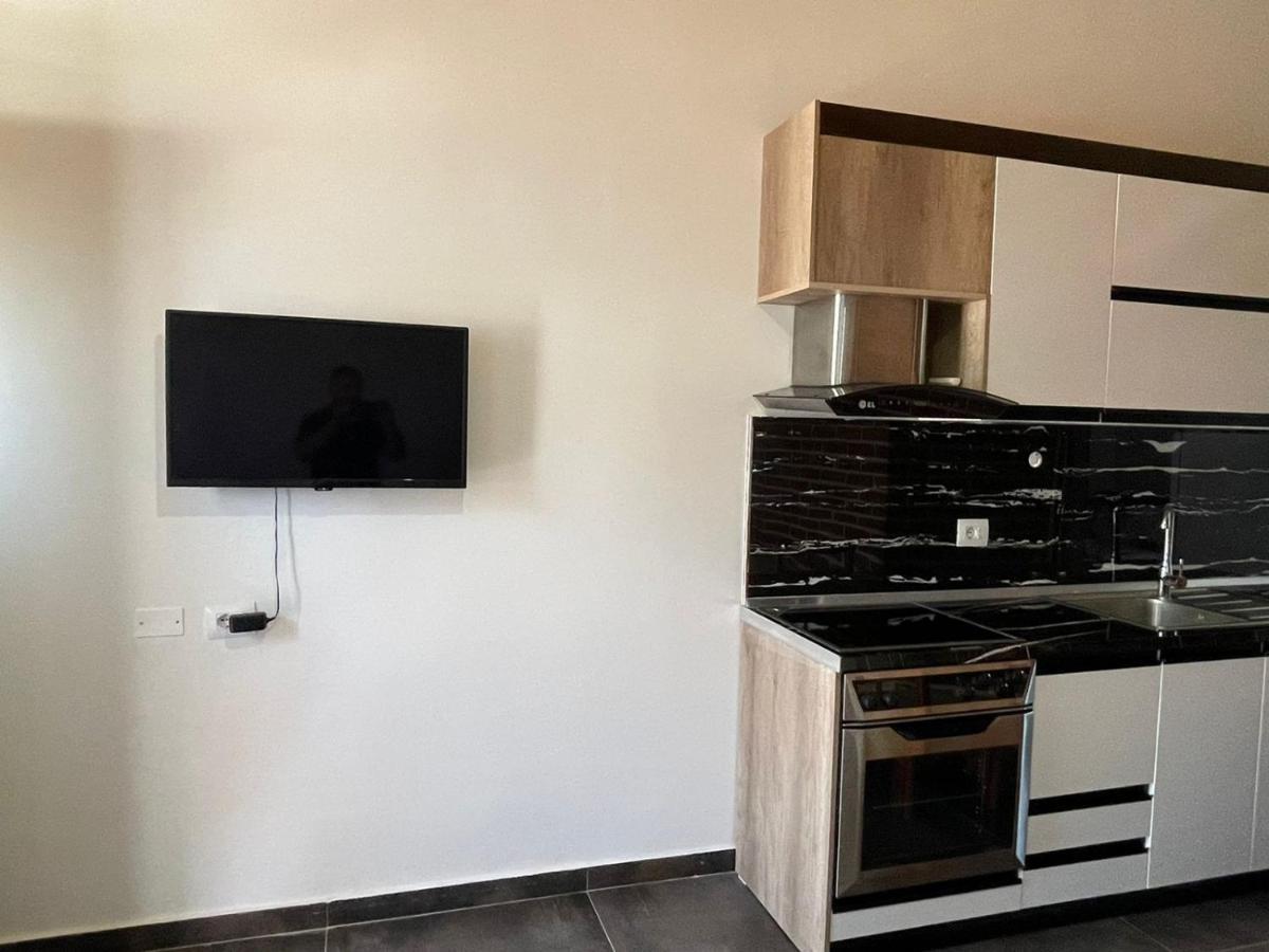 Guest Rooms Arbri Вльора Екстер'єр фото