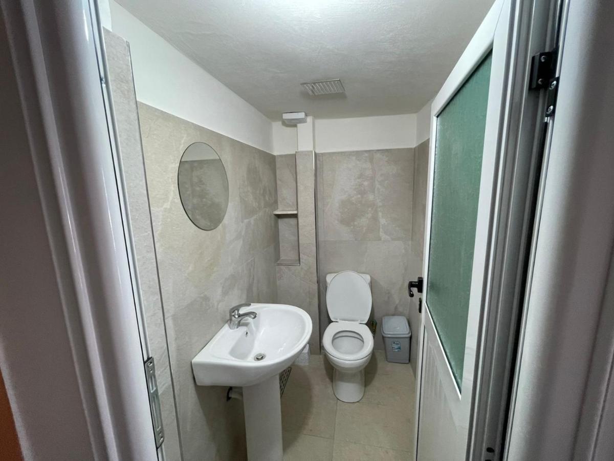 Guest Rooms Arbri Вльора Екстер'єр фото