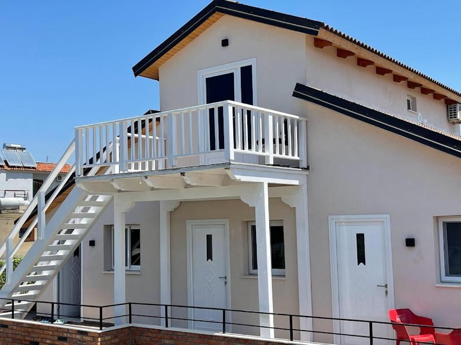 Guest Rooms Arbri Вльора Екстер'єр фото