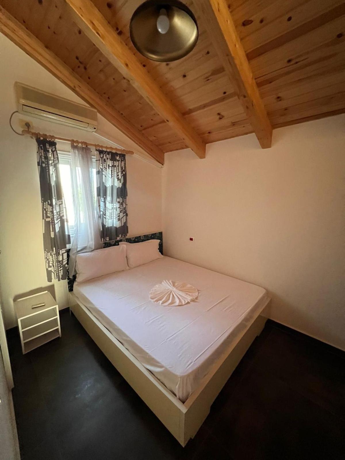 Guest Rooms Arbri Вльора Екстер'єр фото