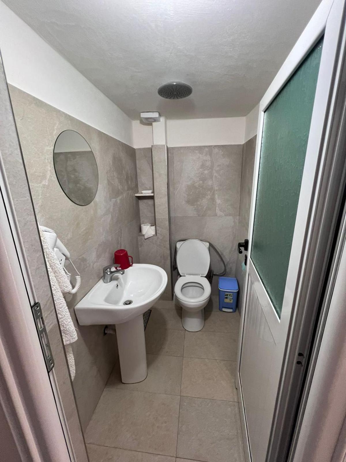 Guest Rooms Arbri Вльора Екстер'єр фото