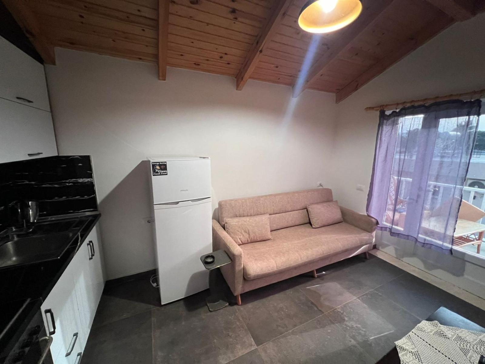 Guest Rooms Arbri Вльора Екстер'єр фото