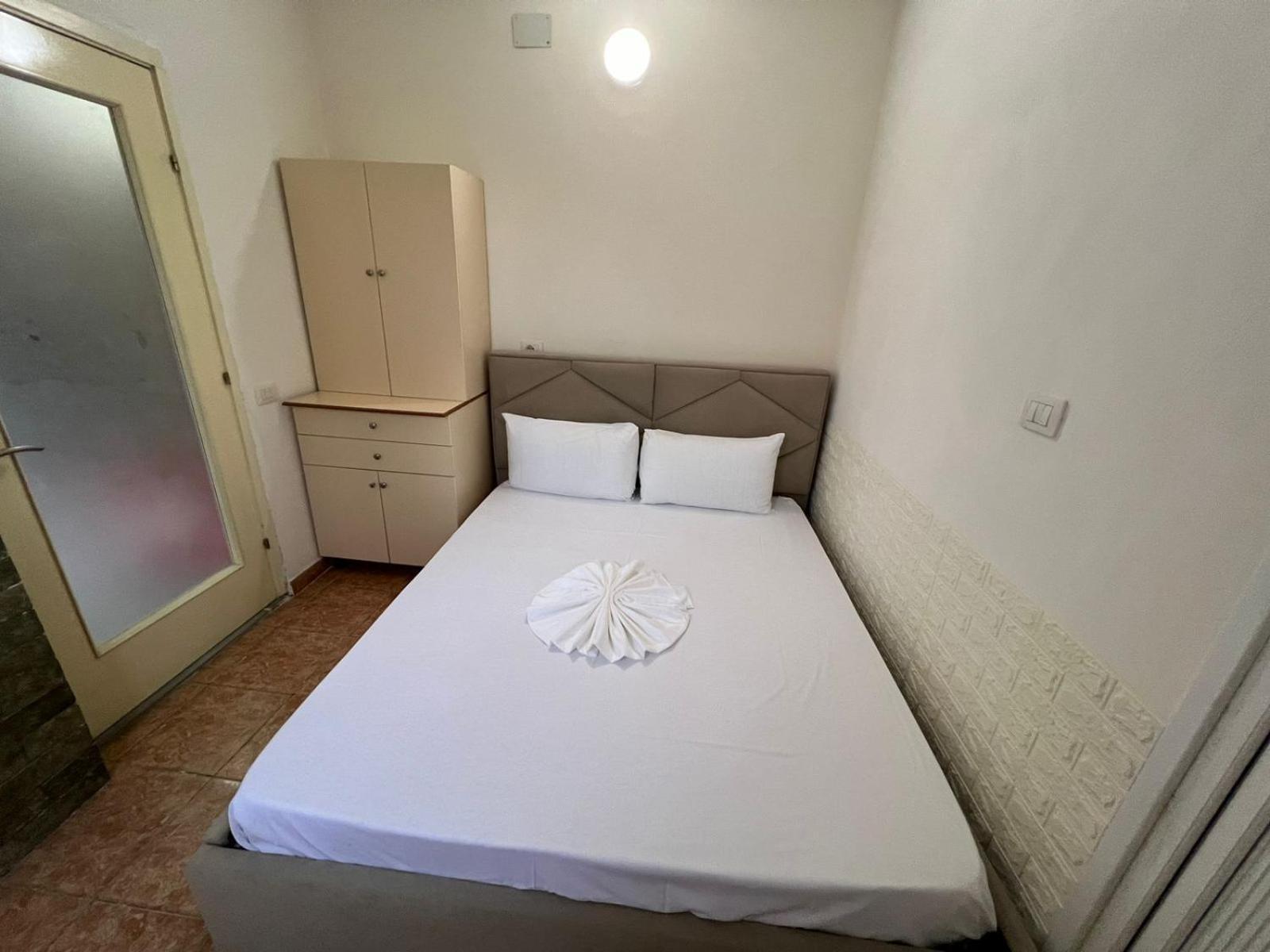 Guest Rooms Arbri Вльора Екстер'єр фото