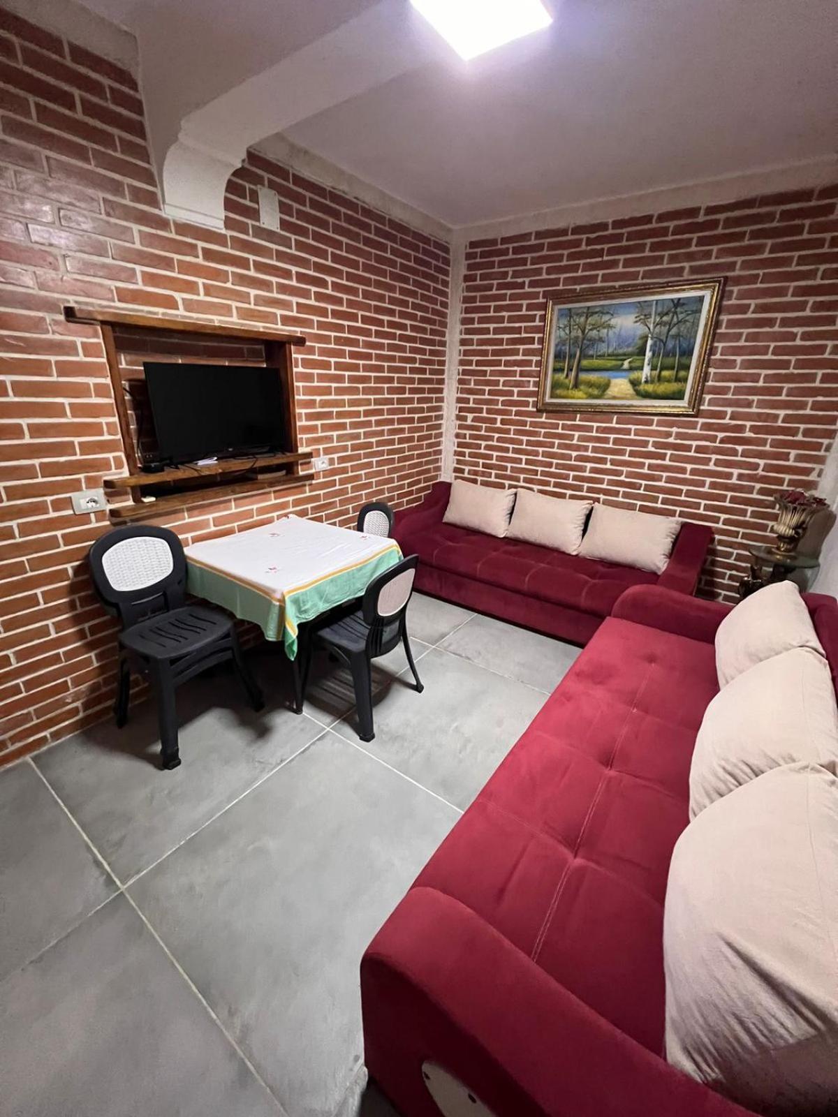 Guest Rooms Arbri Вльора Екстер'єр фото