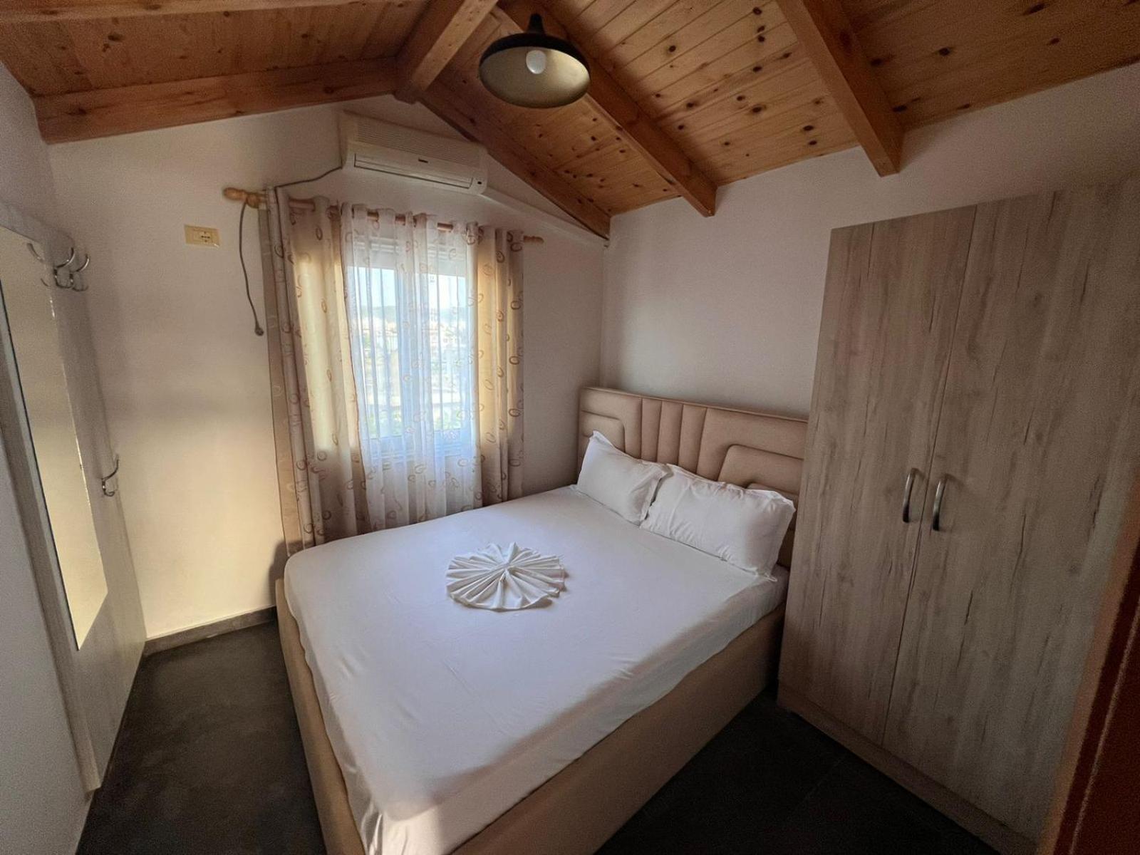 Guest Rooms Arbri Вльора Екстер'єр фото