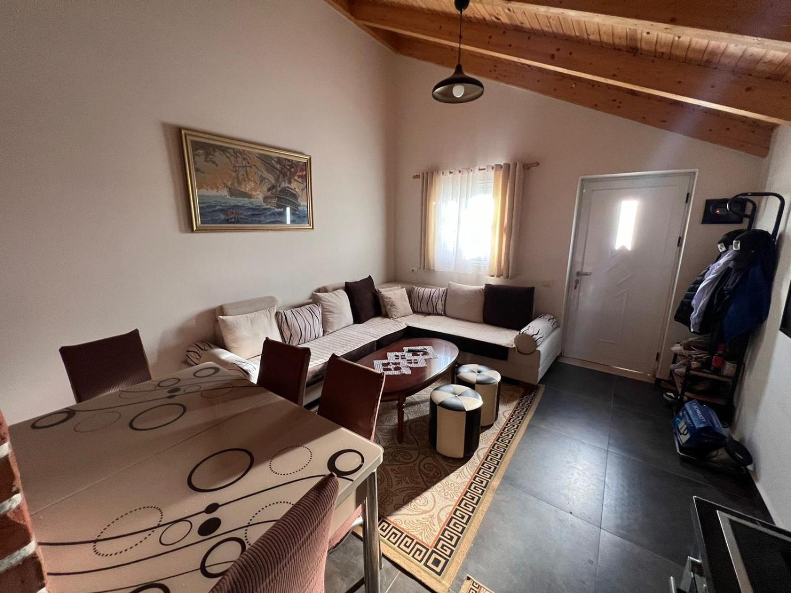 Guest Rooms Arbri Вльора Екстер'єр фото